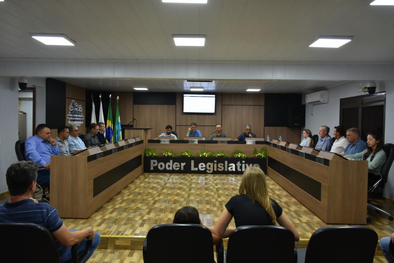Câmara aprova projetos e homenageia o Instituto São José na 37ª Sessão Ordinária